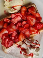 Waffel Mit Erdbeeren Und Sahne