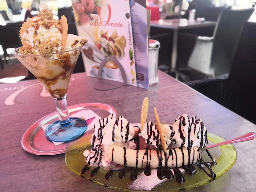 dolce caffè venezia Eiscafe Manching photo 7